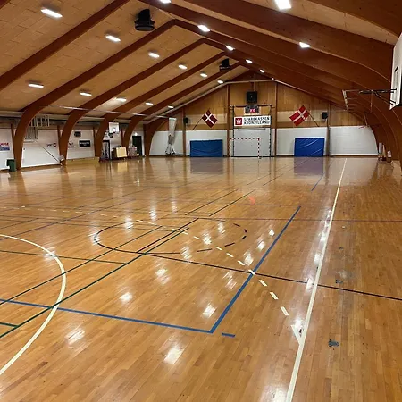 Haervejshallen 2 * Baekke